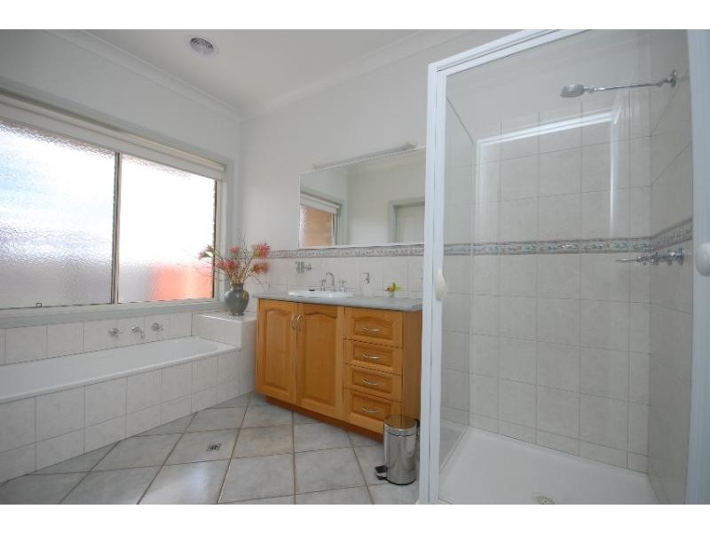 29 Charlton Place, Bairnsdale VIC 3875