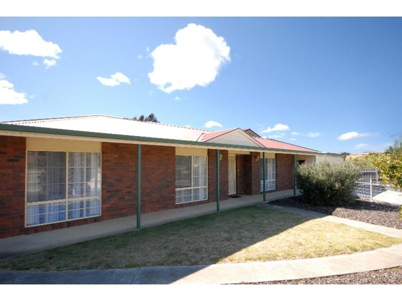 70 Howitt Avenue, Bairnsdale VIC 3875