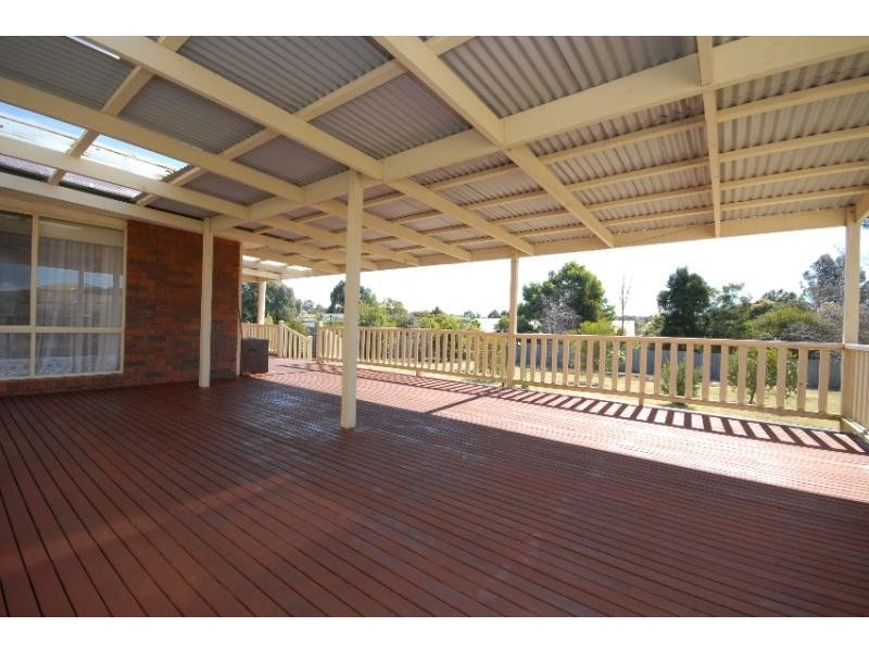 70 Howitt Avenue, Bairnsdale VIC 3875