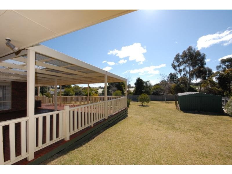 70 Howitt Avenue, Bairnsdale VIC 3875