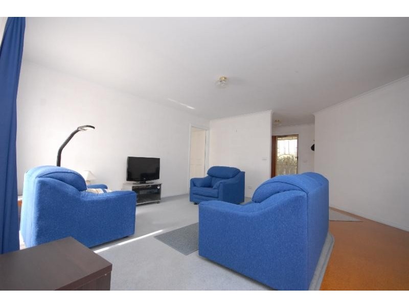 70 Howitt Avenue, Bairnsdale VIC 3875