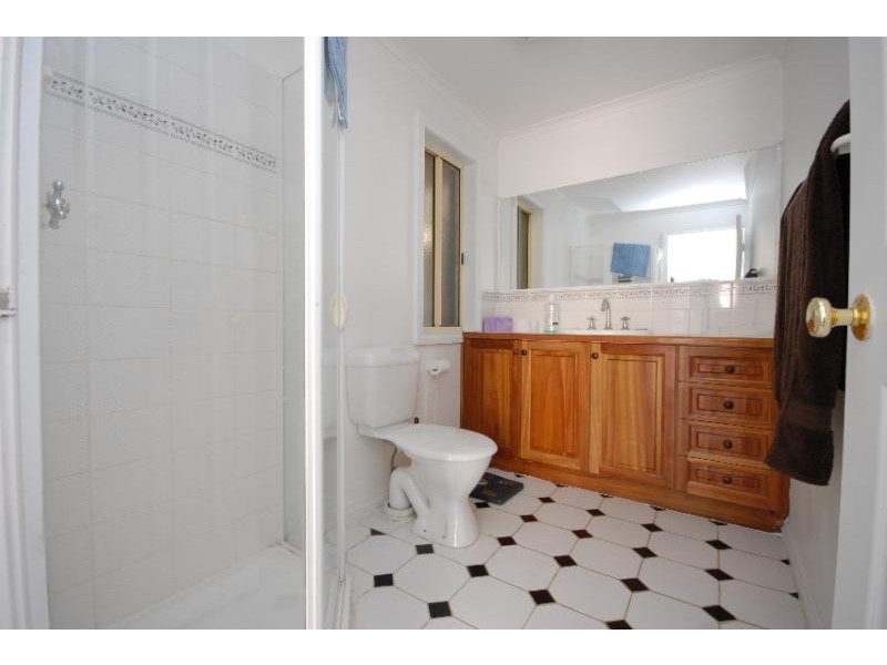 70 Howitt Avenue, Bairnsdale VIC 3875