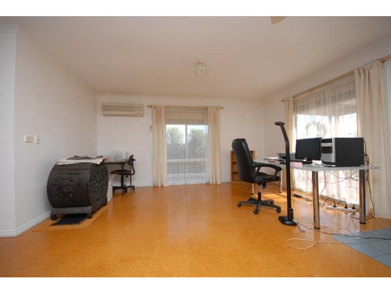 70 Howitt Avenue, Bairnsdale VIC 3875