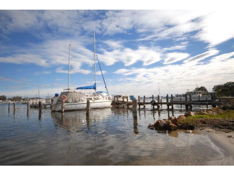 76 Eleventh Parade, Raymond Island VIC 3880