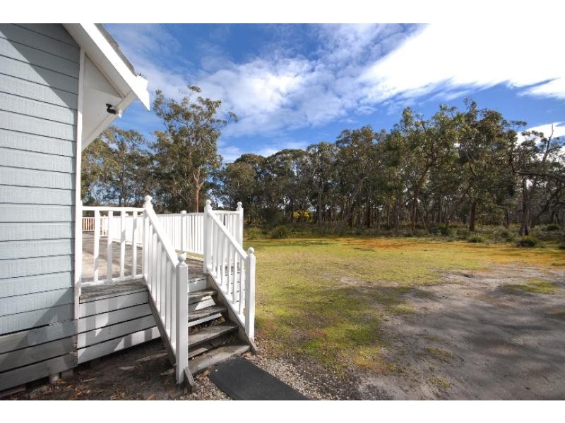 76 Eleventh Parade, Raymond Island VIC 3880
