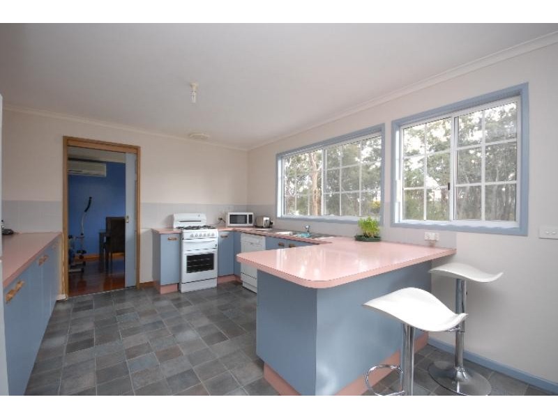 76 Eleventh Parade, Raymond Island VIC 3880