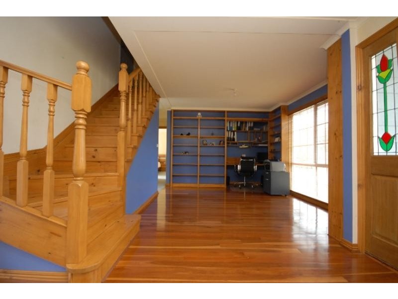 76 Eleventh Parade, Raymond Island VIC 3880