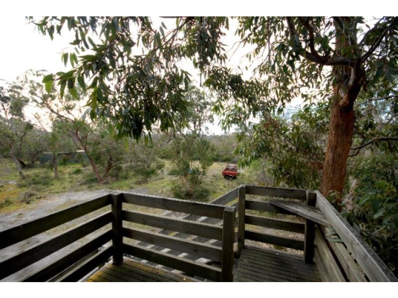 76 Eleventh Parade, Raymond Island VIC 3880