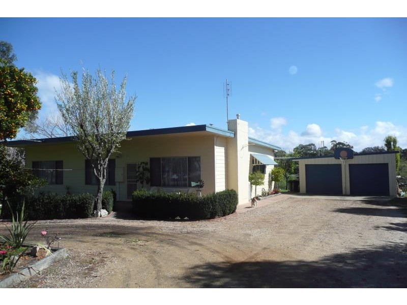 455 Great Alpine Road, Sarsfield VIC 3875