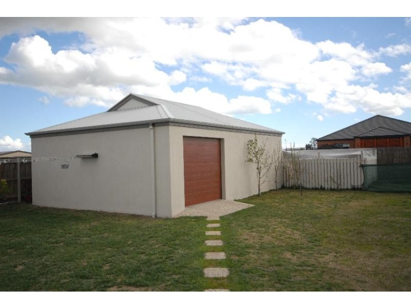 22 Kooralbyn Court, Bairnsdale VIC 3875