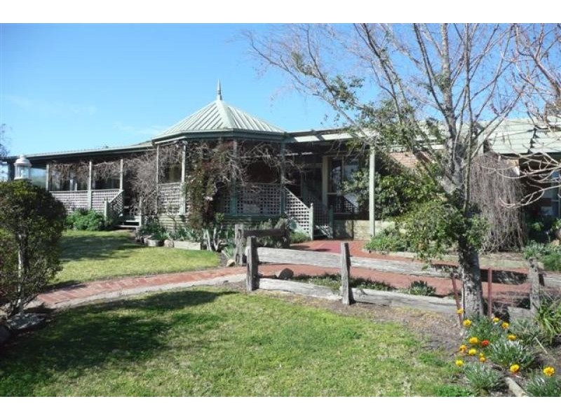 4 Flinns Road, Bairnsdale VIC 3875