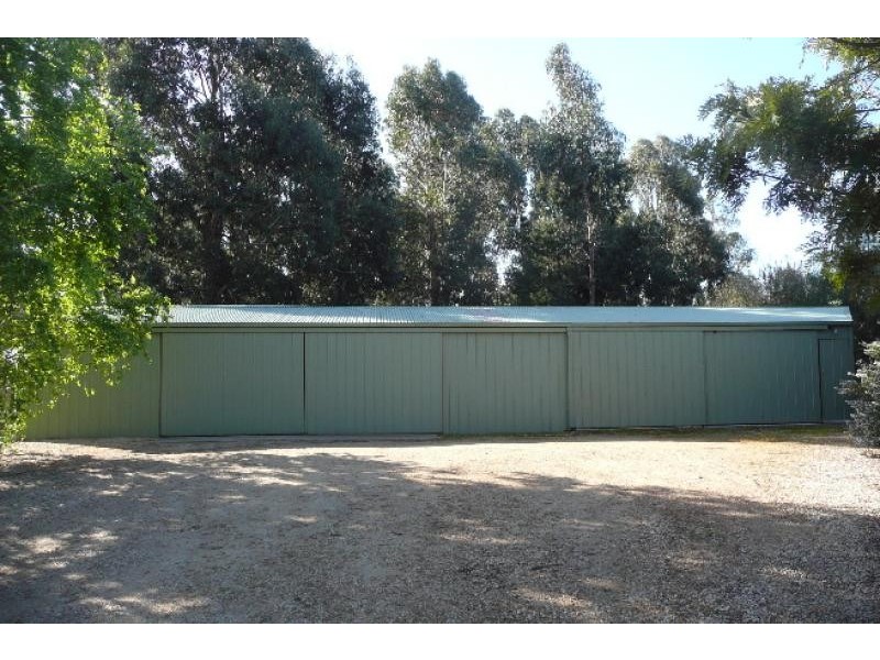 4 Flinns Road, Bairnsdale VIC 3875