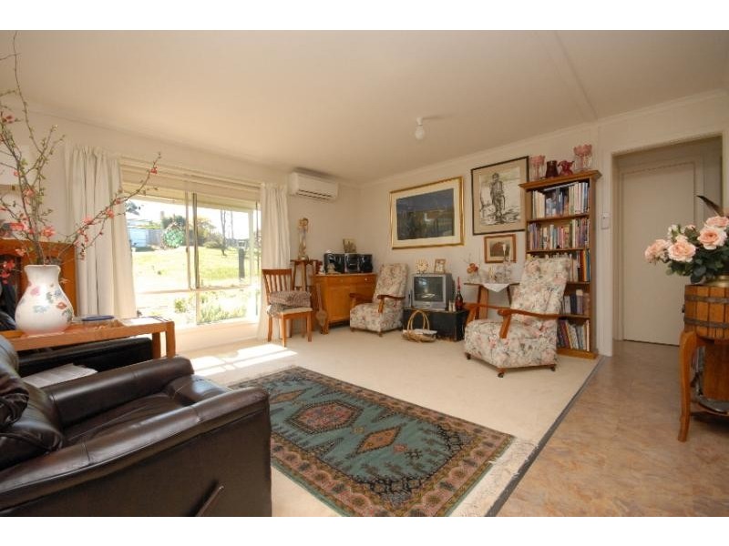 63 Great Alpine Road, Bruthen VIC 3885