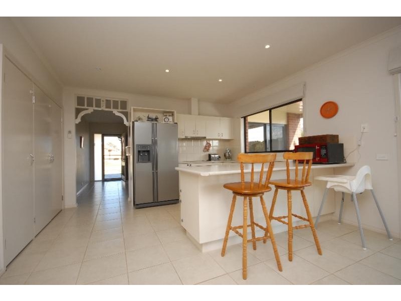 68 Gatehouse Drive, Bairnsdale VIC 3875