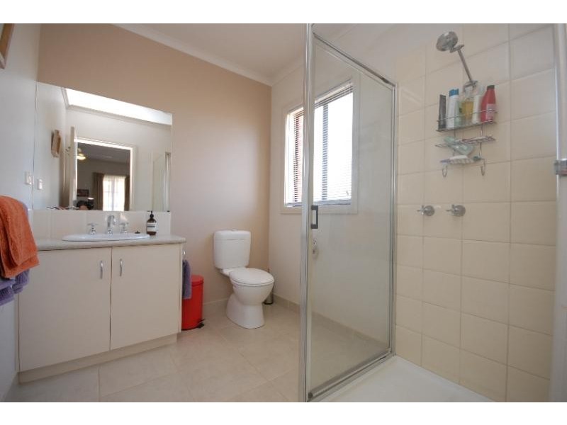 68 Gatehouse Drive, Bairnsdale VIC 3875
