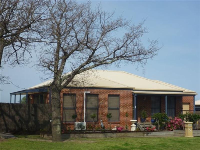 31 Dwyer Street, Wy Yung VIC 3875