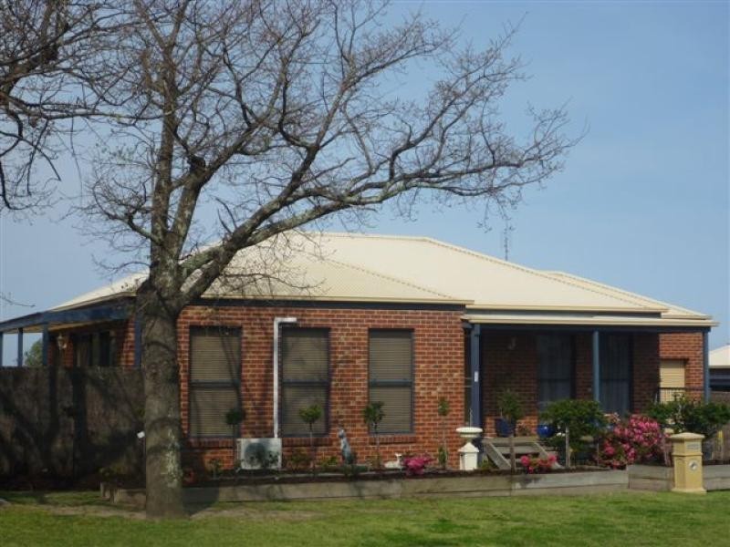 31 Dwyer Street, Wy Yung VIC 3875