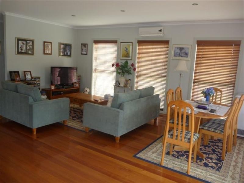 31 Dwyer Street, Wy Yung VIC 3875