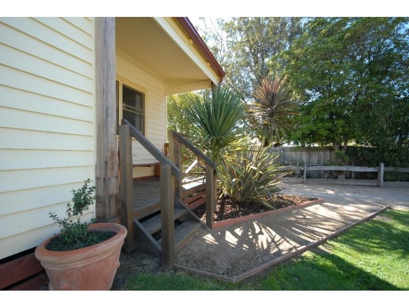 18 Bull Street, Bairnsdale VIC 3875