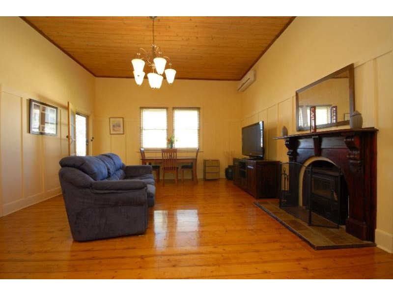 18 Bull Street, Bairnsdale VIC 3875