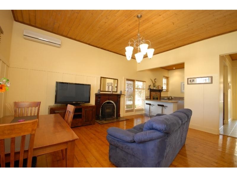 18 Bull Street, Bairnsdale VIC 3875