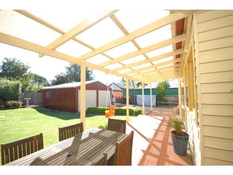 18 Bull Street, Bairnsdale VIC 3875