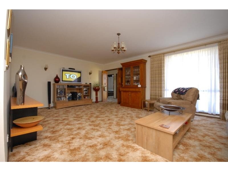 43 Calvert Street, Bairnsdale VIC 3875