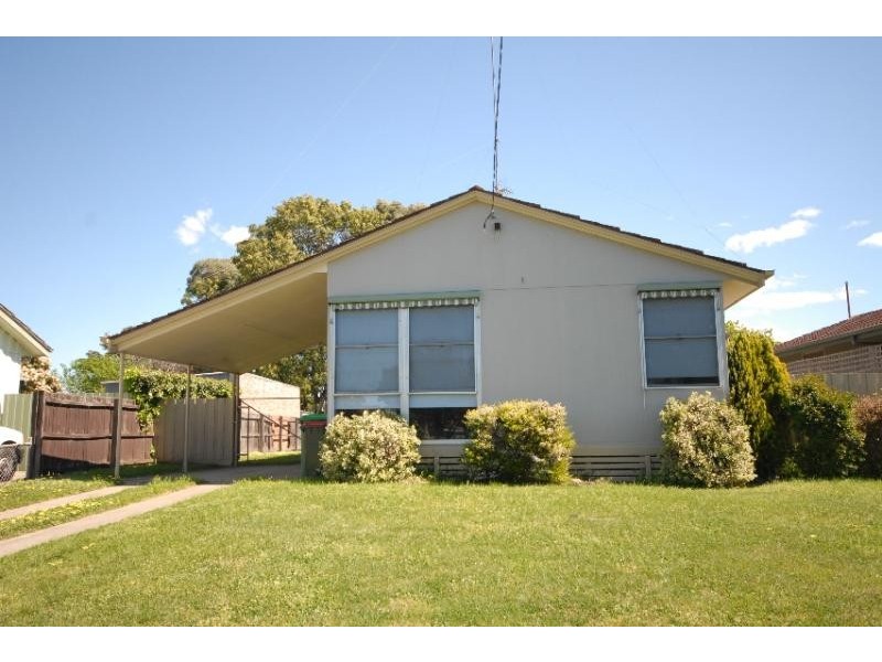 9 Cameron Crescent, Bairnsdale VIC 3875