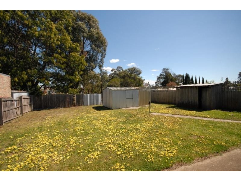 9 Cameron Crescent, Bairnsdale VIC 3875