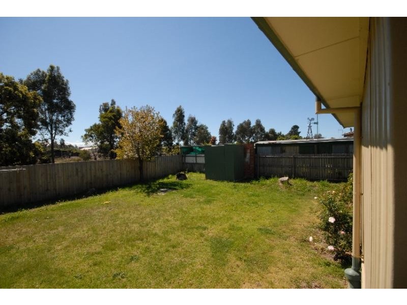 25 Cameron Crescent, Bairnsdale VIC 3875