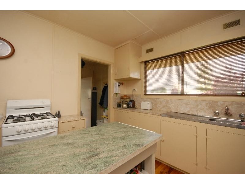 10 Mckean Street, Bairnsdale VIC 3875
