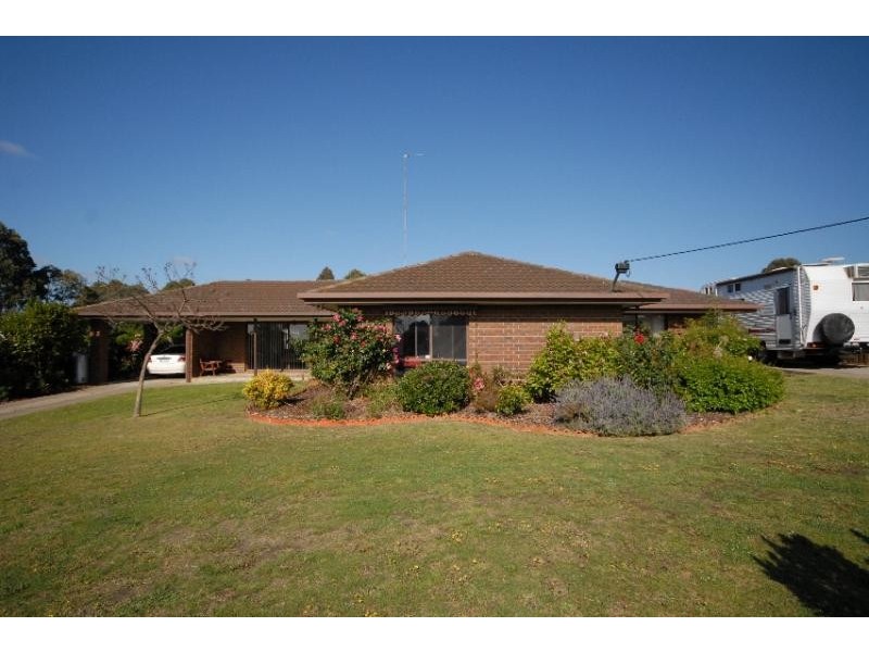 5 Woodward Street, Wy Yung VIC 3875