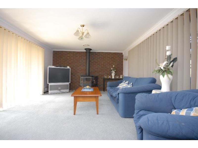 5 Woodward Street, Wy Yung VIC 3875