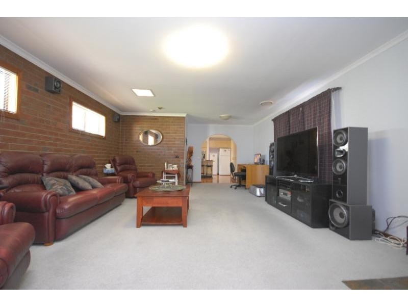 5 Woodward Street, Wy Yung VIC 3875