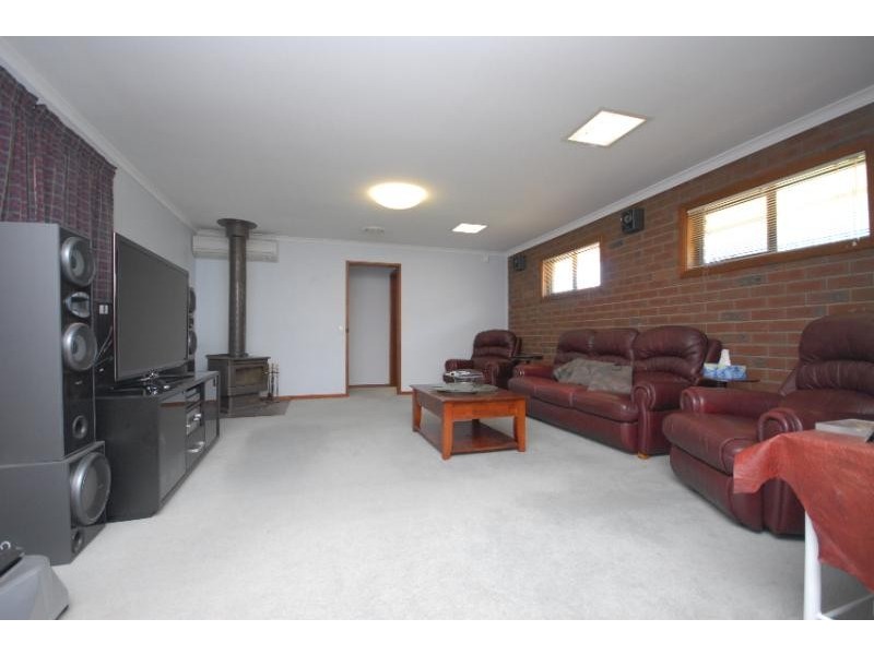 5 Woodward Street, Wy Yung VIC 3875