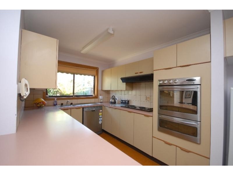 5 Woodward Street, Wy Yung VIC 3875