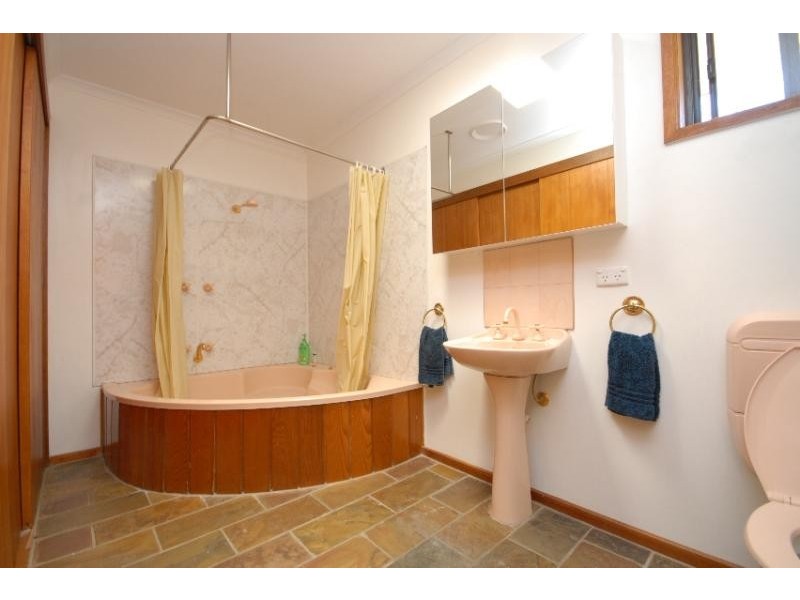 5 Woodward Street, Wy Yung VIC 3875