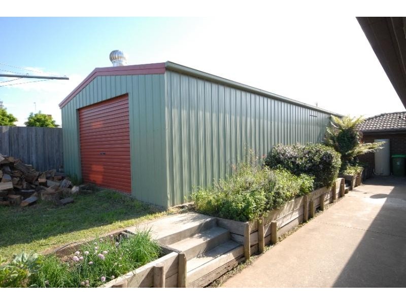 5 Woodward Street, Wy Yung VIC 3875