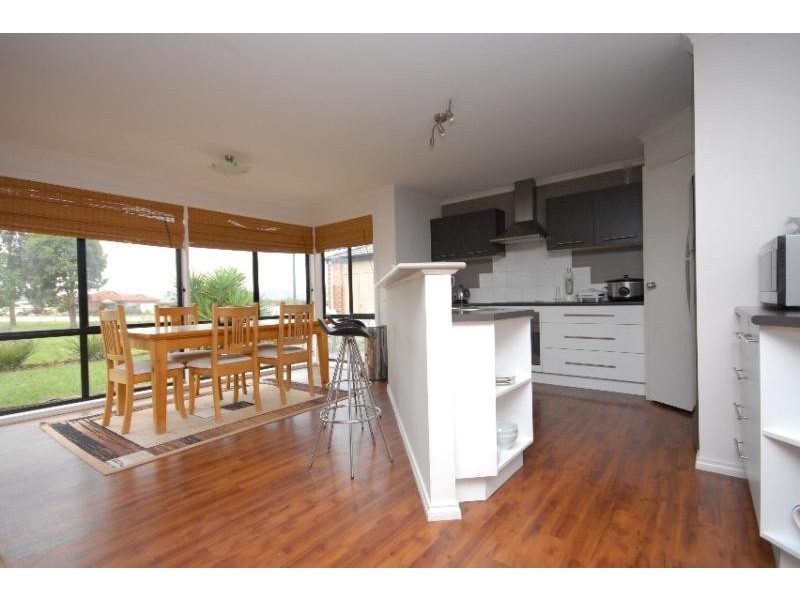 26 Balmoral Crescent, Bairnsdale VIC 3875