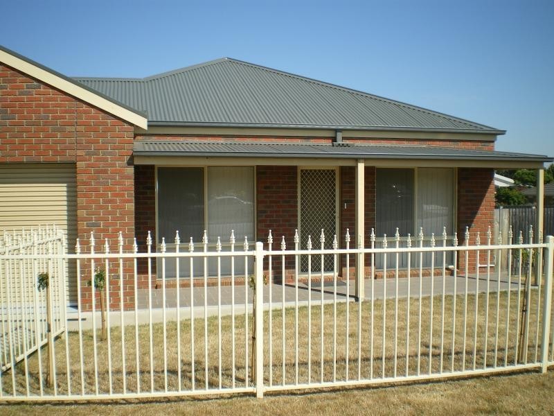 57/ B Balmoral Crescent, Bairnsdale VIC 3875
