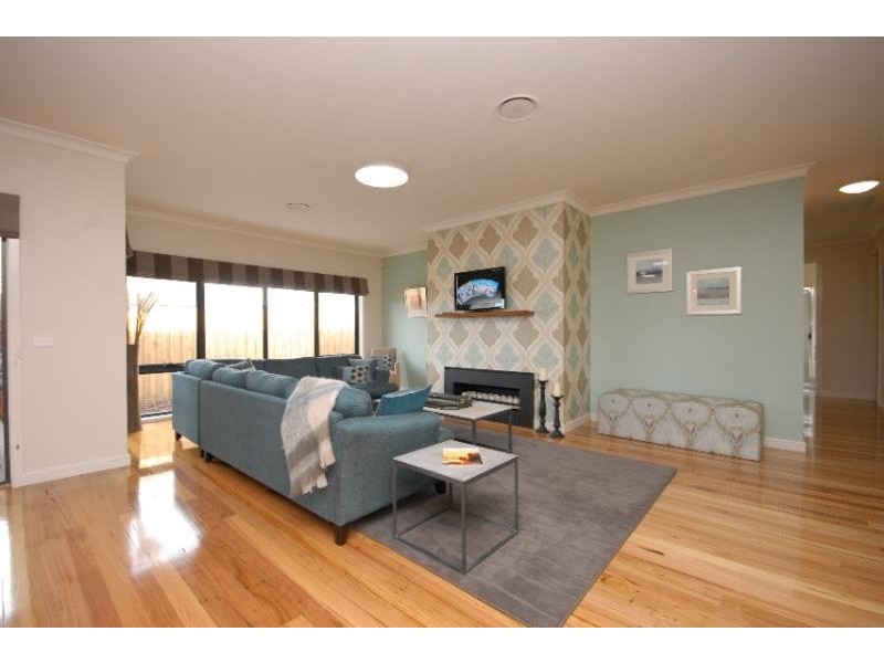 2 Morton Drive, Bairnsdale VIC 3875