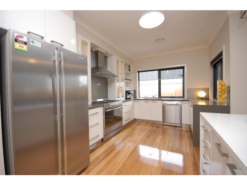 2 Morton Drive, Bairnsdale VIC 3875