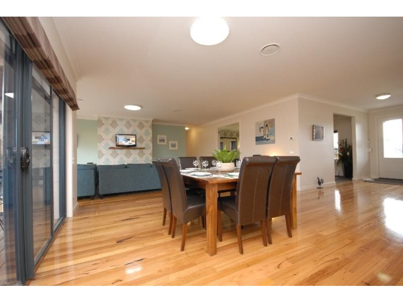 2 Morton Drive, Bairnsdale VIC 3875