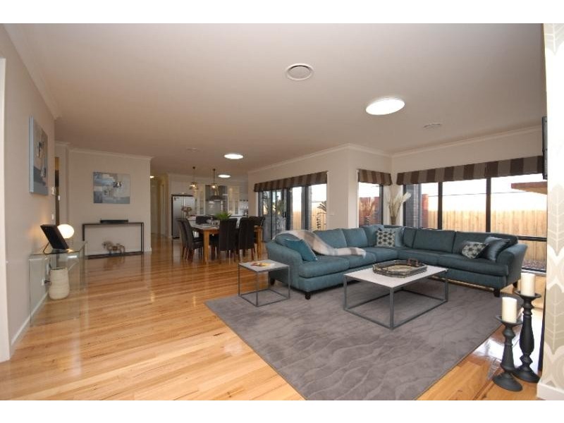 2 Morton Drive, Bairnsdale VIC 3875