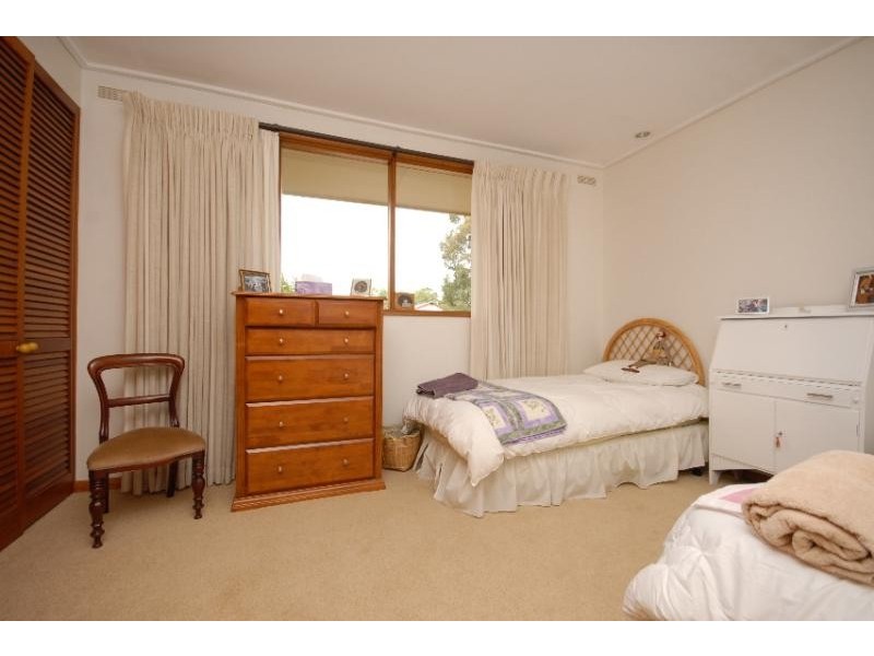 12 Robb Street, Bairnsdale VIC 3875