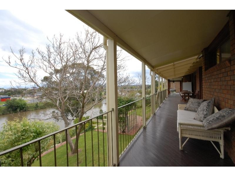 12 Robb Street, Bairnsdale VIC 3875