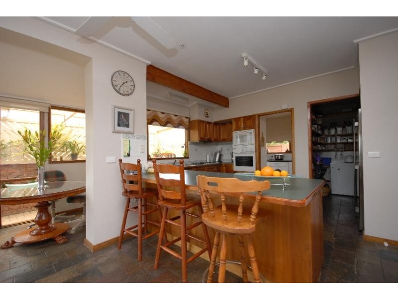 12 Robb Street, Bairnsdale VIC 3875