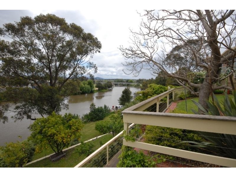 12 Robb Street, Bairnsdale VIC 3875