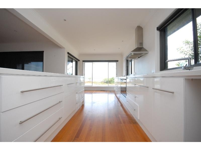 171 Bay Road, Eagle Point VIC 3878