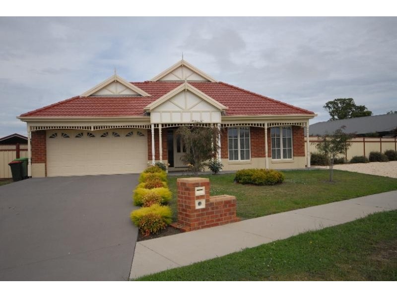 67 Gatehouse Drive, Bairnsdale VIC 3875